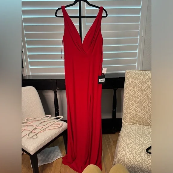 Mac Duggal | Leena - Picture 2 of 6